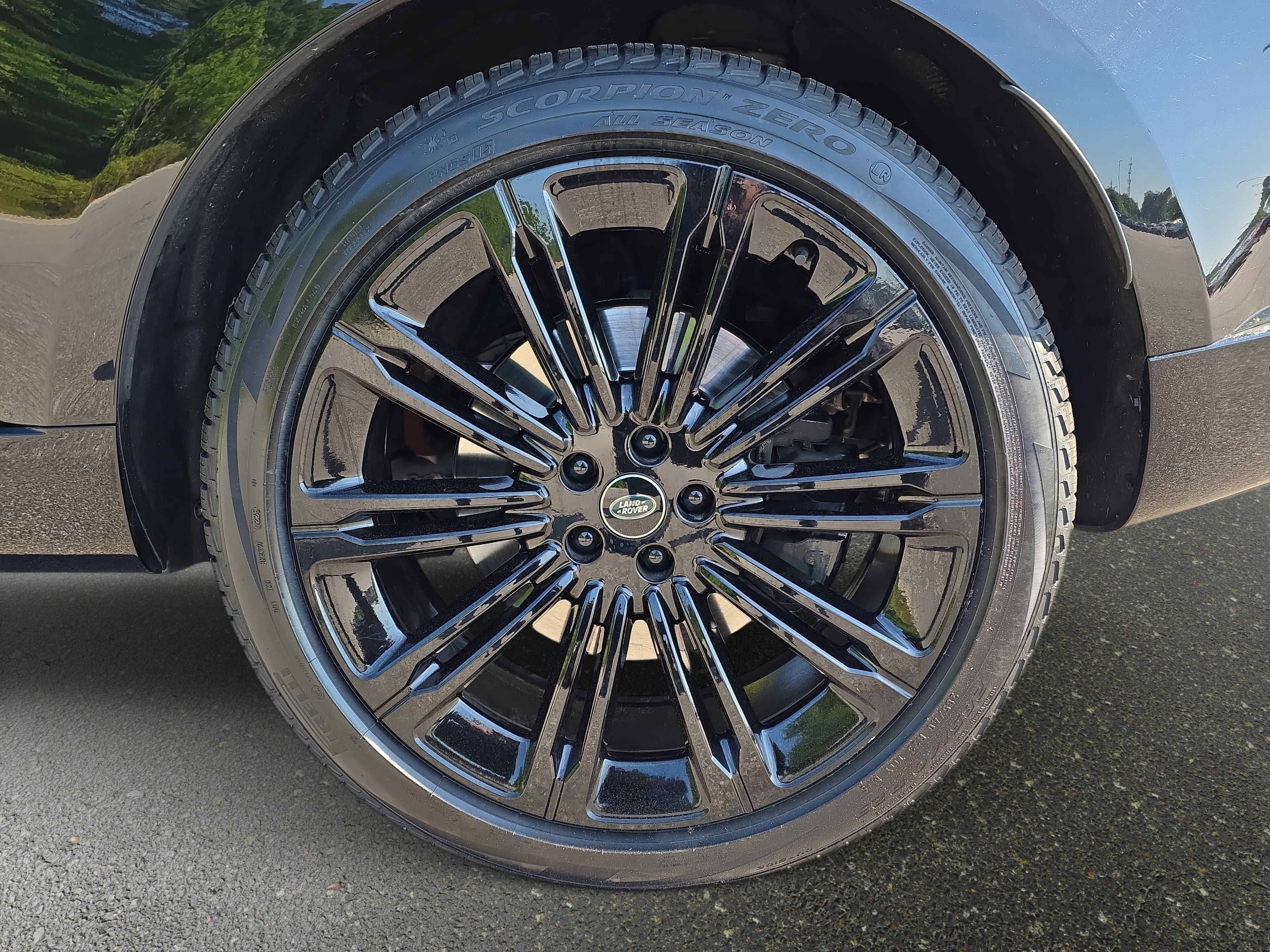 Certified 2024 Land Rover Range Rover Long Wheelbase Autobiography AWD/4WD image 36