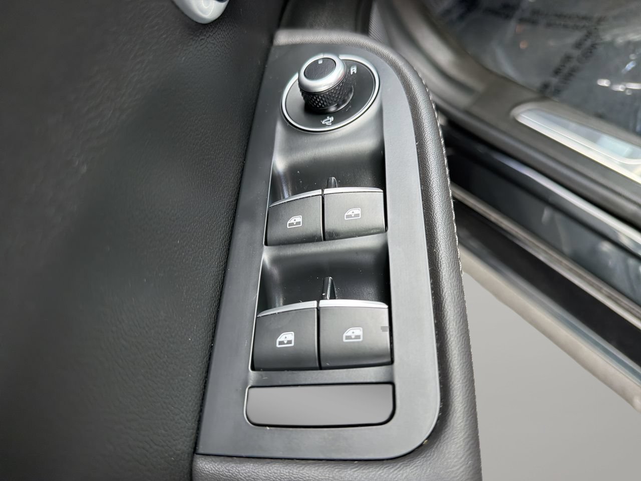 Used 2024 Alfa Romeo Giulia Veloce RWD image 17