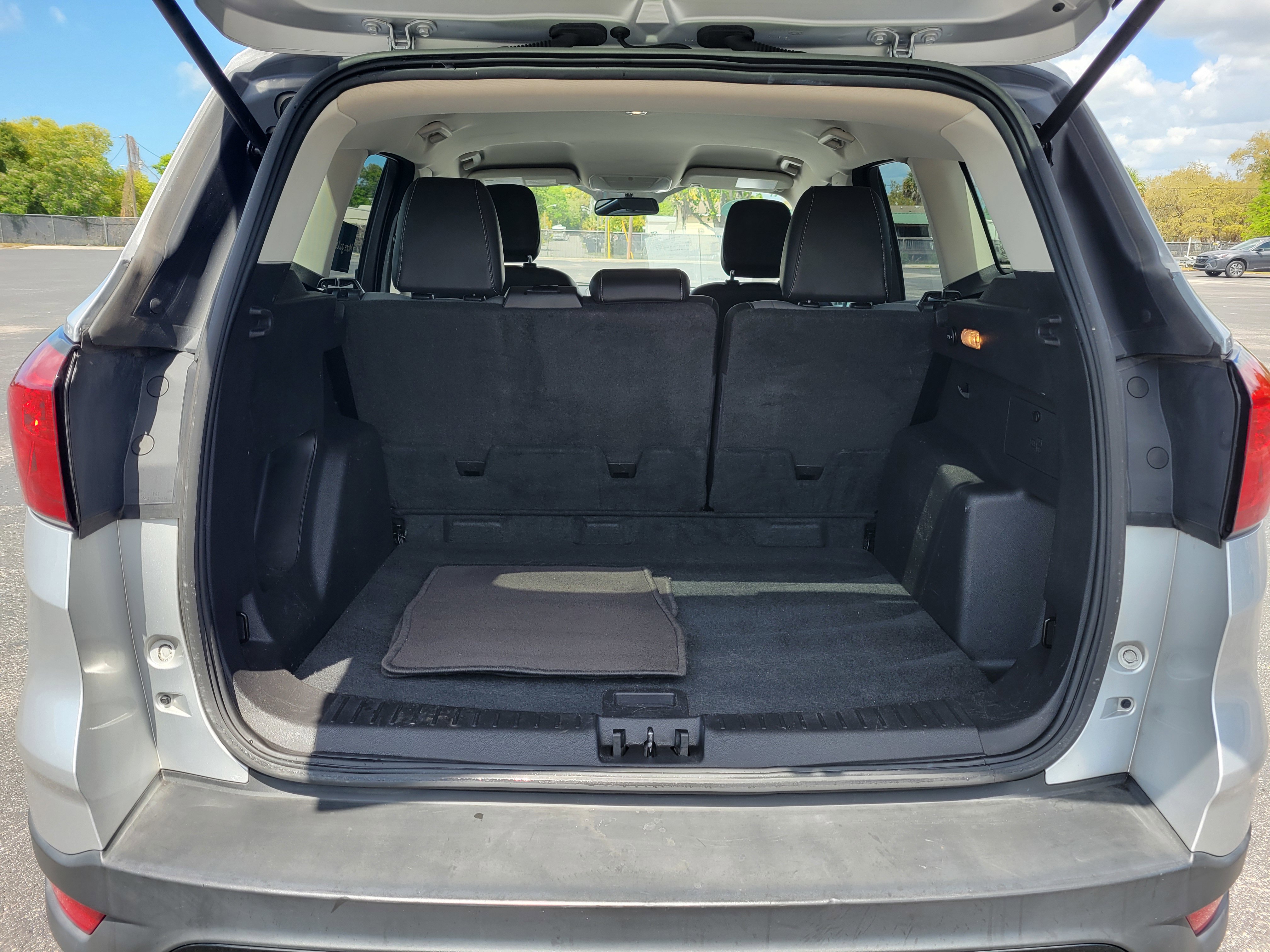 Used 2019 Ford Escape SE FWD image 7