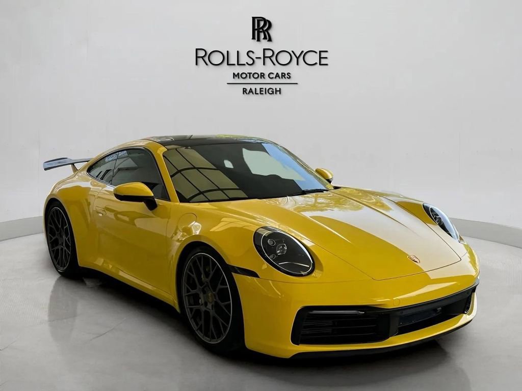 Used 2022 Porsche 911 Carrera RWD image 3
