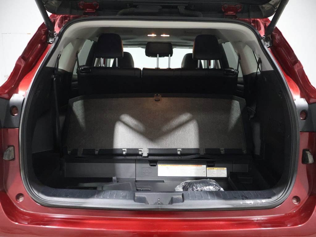 Used 2024 Toyota Highlander XLE image 20