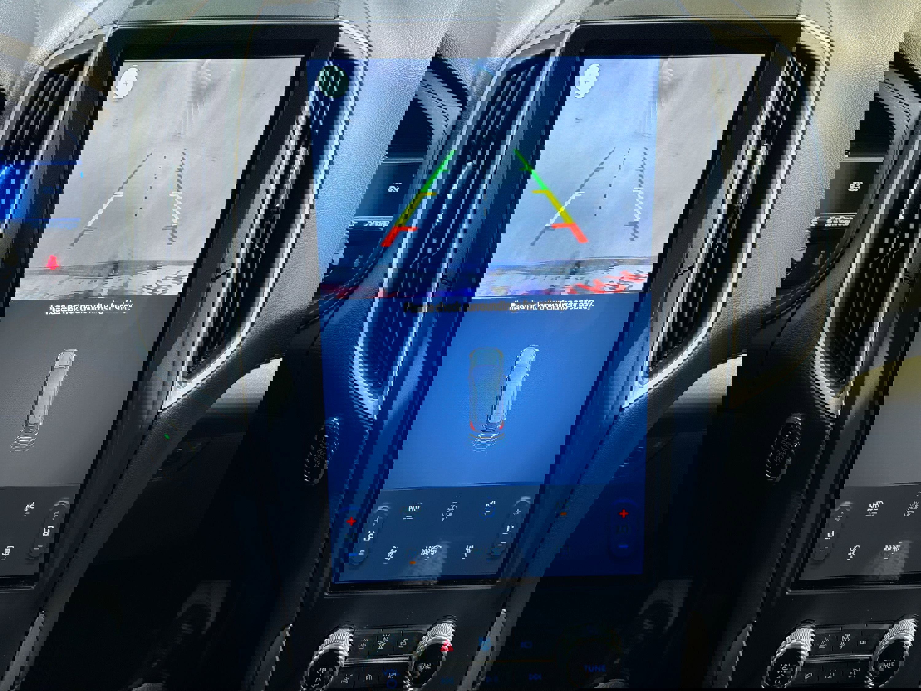 Used 2022 Ford Edge SE w/ Black Appearance Package image 18