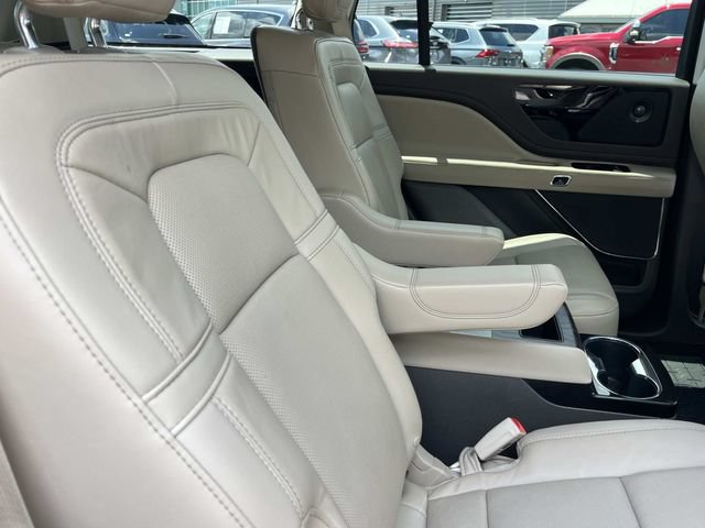 Used 2023 Lincoln Aviator Reserve w/ Equipment Group 201A AWD/4WD image 27