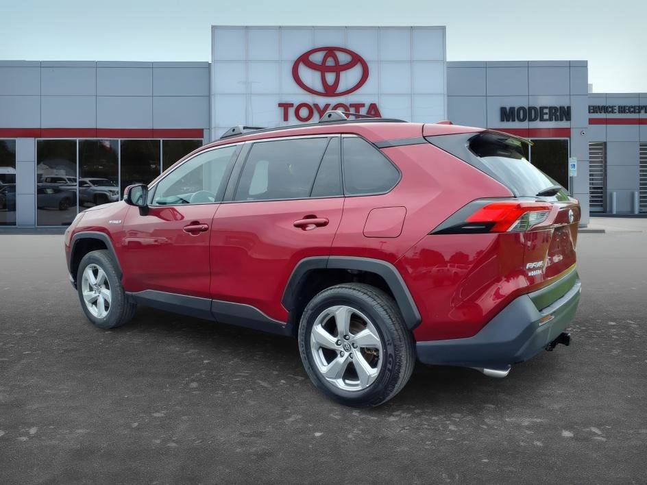 Used 2021 Toyota RAV4 XLE Premium AWD/4WD image 3