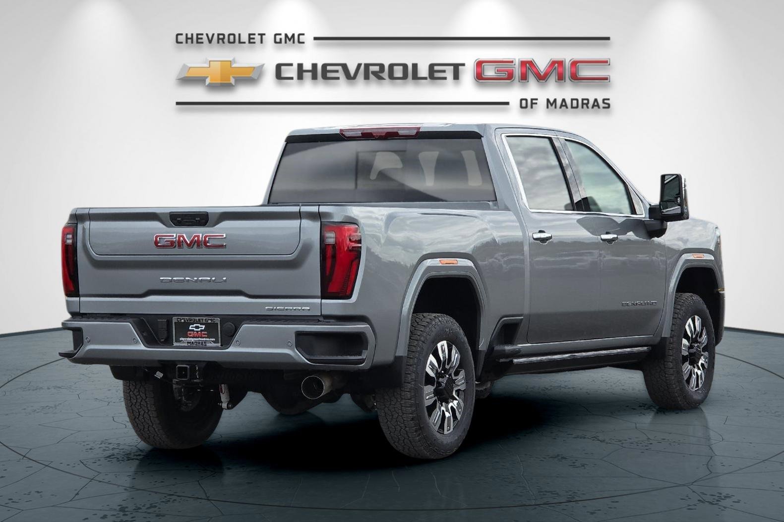 New 2026 GMC Sierra 2500 Denali w/ Denali Reserve Package image 3