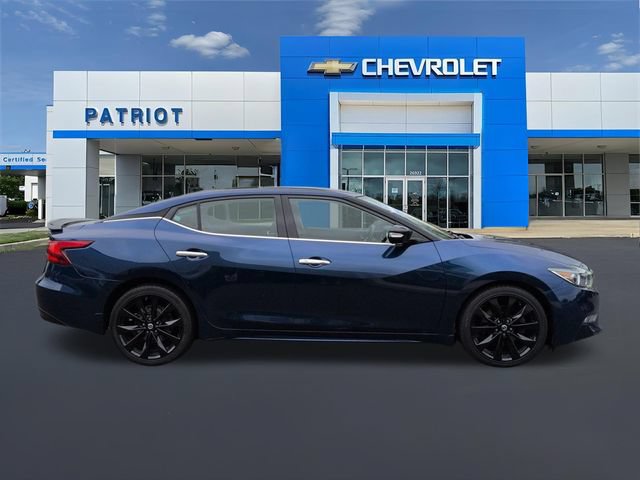 Used 2016 Nissan Maxima SR w/ Midnight Edition FWD image 11