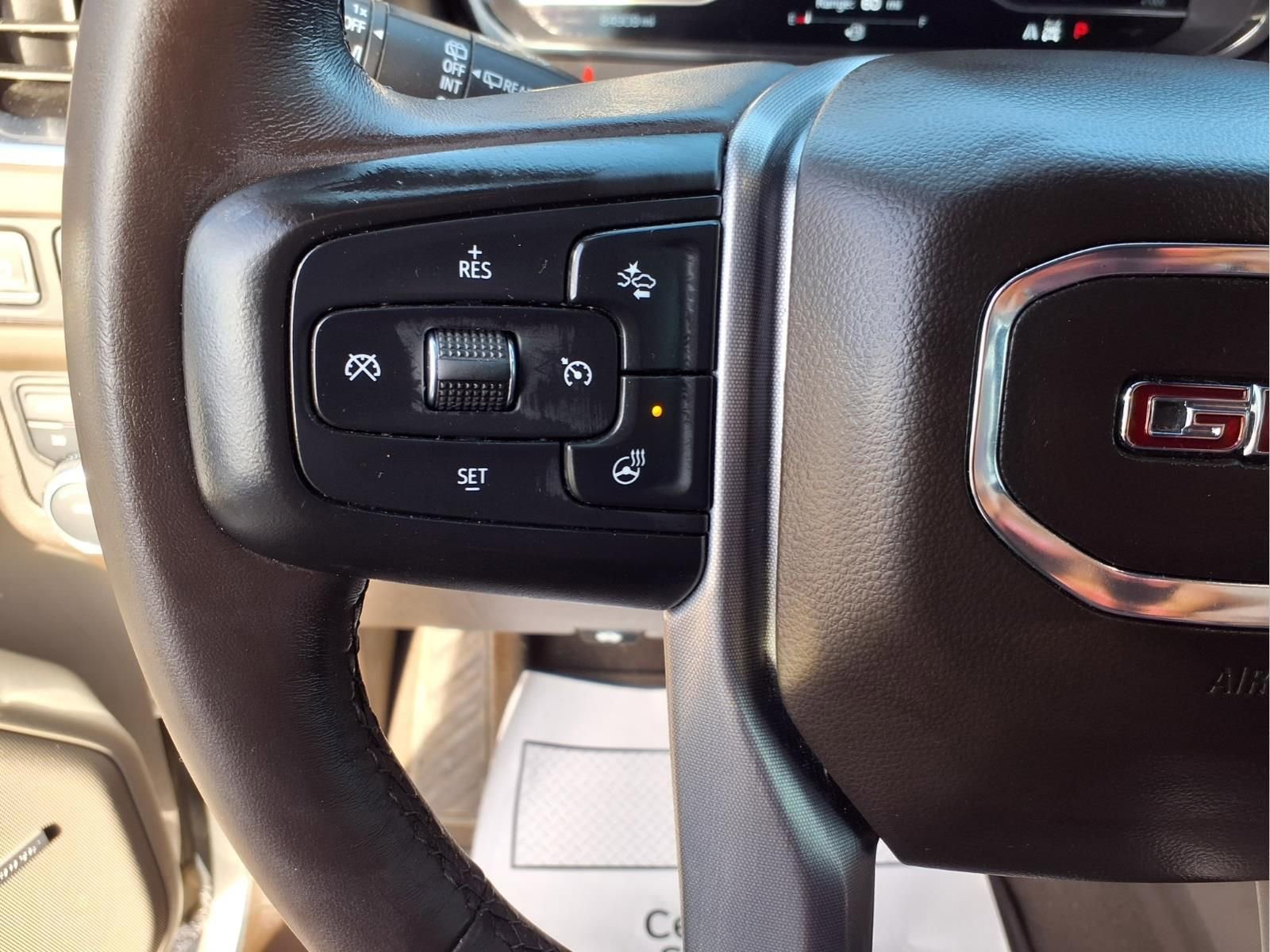 Used 2022 GMC Yukon SLT w/ SLT Premium Package image 12