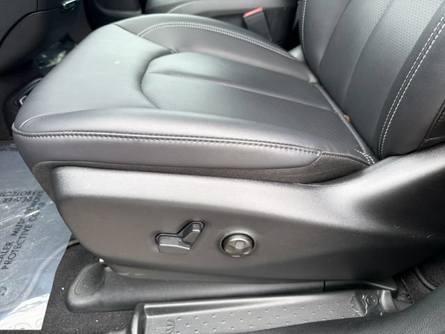 Used 2026 Chrysler Pacifica Select FWD image 21