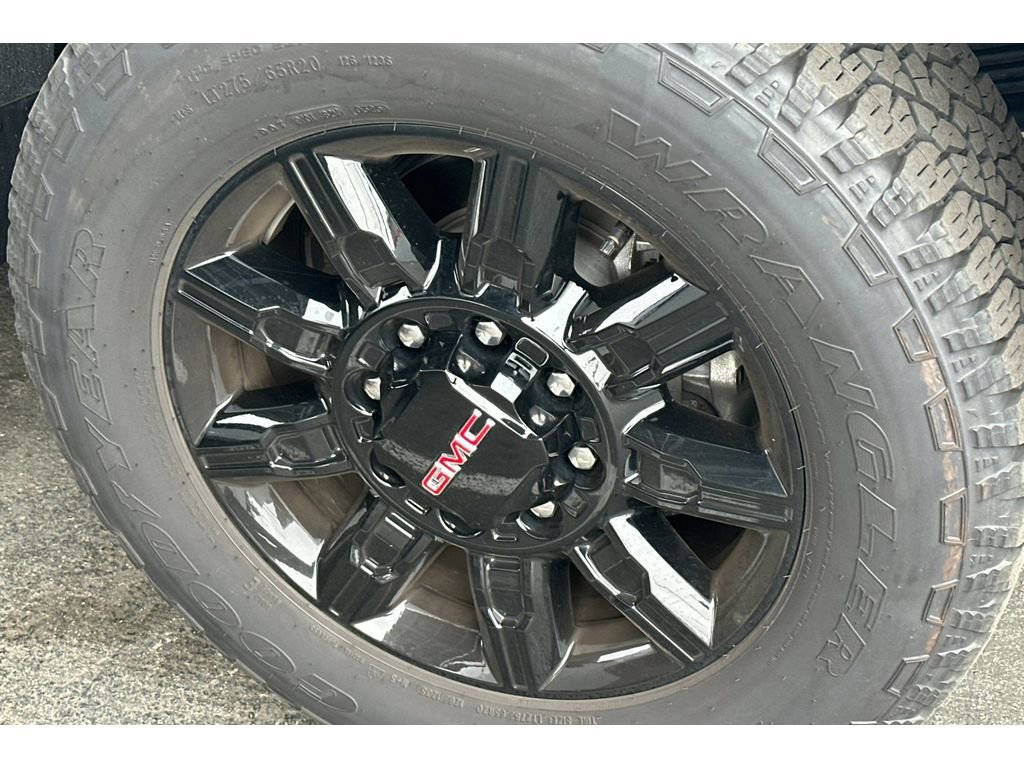 Used 2025 GMC Sierra 2500 AT4 w/ AT4 Premium Plus Package AWD/4WD image 3