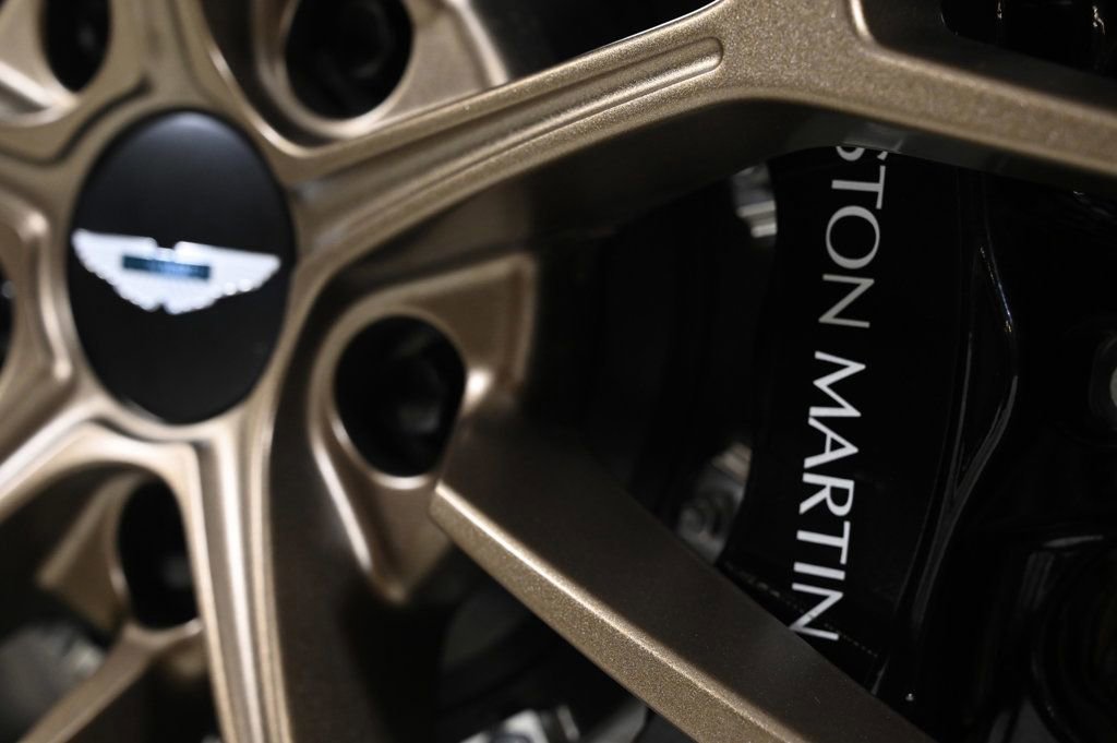 Used 2026 Aston Martin V8 Vantage Coupe image 22