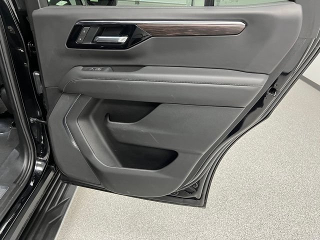 Used 2025 Chevrolet Tahoe LT AWD/4WD image 43