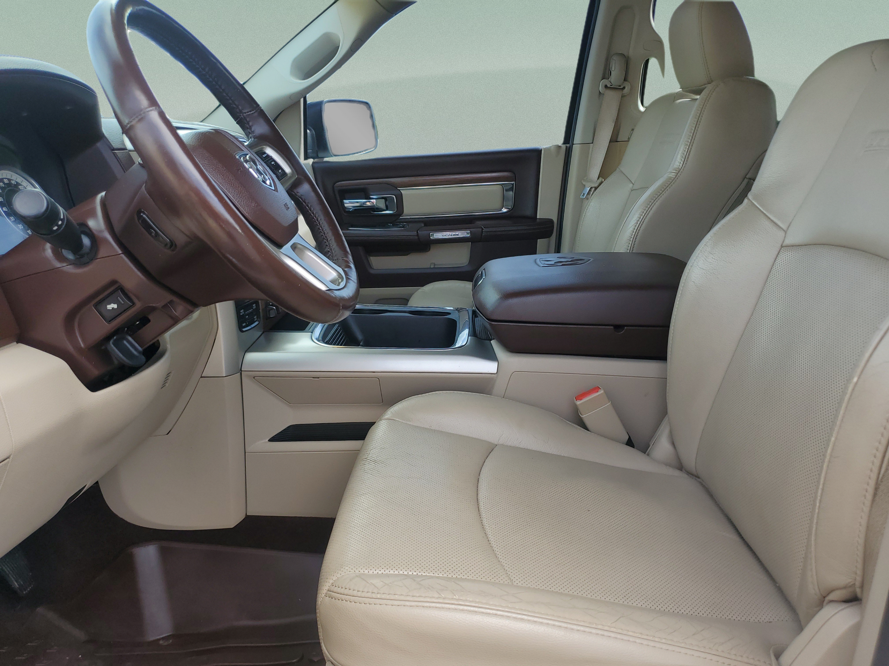Used 2016 RAM 1500 Laramie w/ Convenience Group AWD/4WD image 14