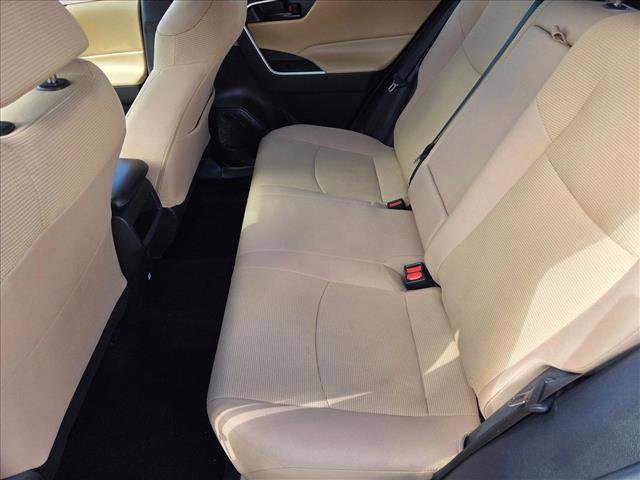 Used 2021 Toyota RAV4 LE image 17