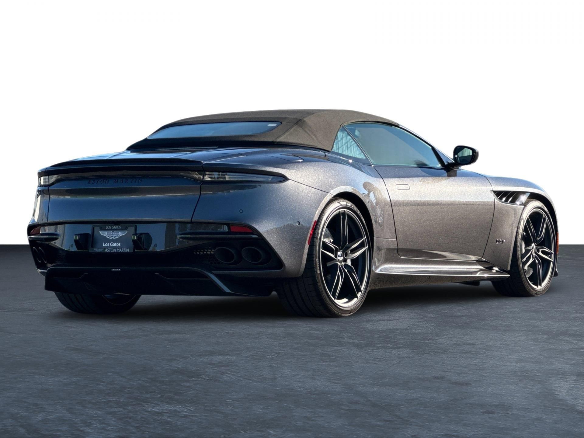 Used 2020 Aston Martin DBS Superleggera Volante image 27