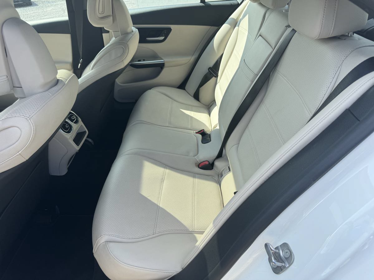 Used 2025 Mercedes-Benz C 300 Sedan image 8