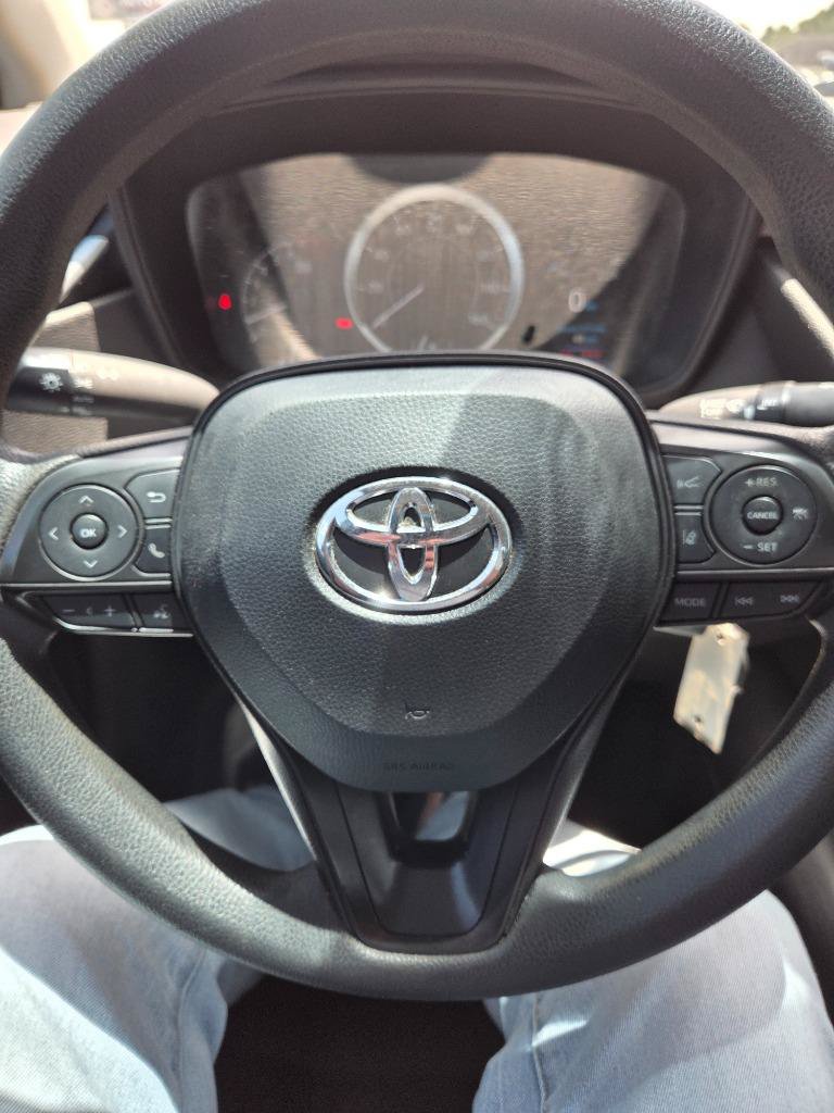 Used 2022 Toyota Corolla LE FWD image 17