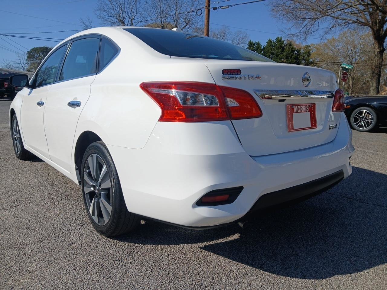 Used 2019 Nissan Sentra SV w/ Special Edition Package FWD image 8