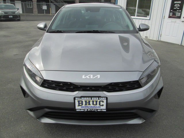Used 2022 Kia Forte LXS w/ LXS Technology Package FWD image 2