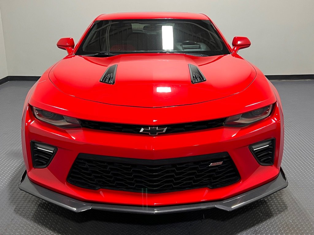 Used 2018 Chevrolet Camaro SS image 3