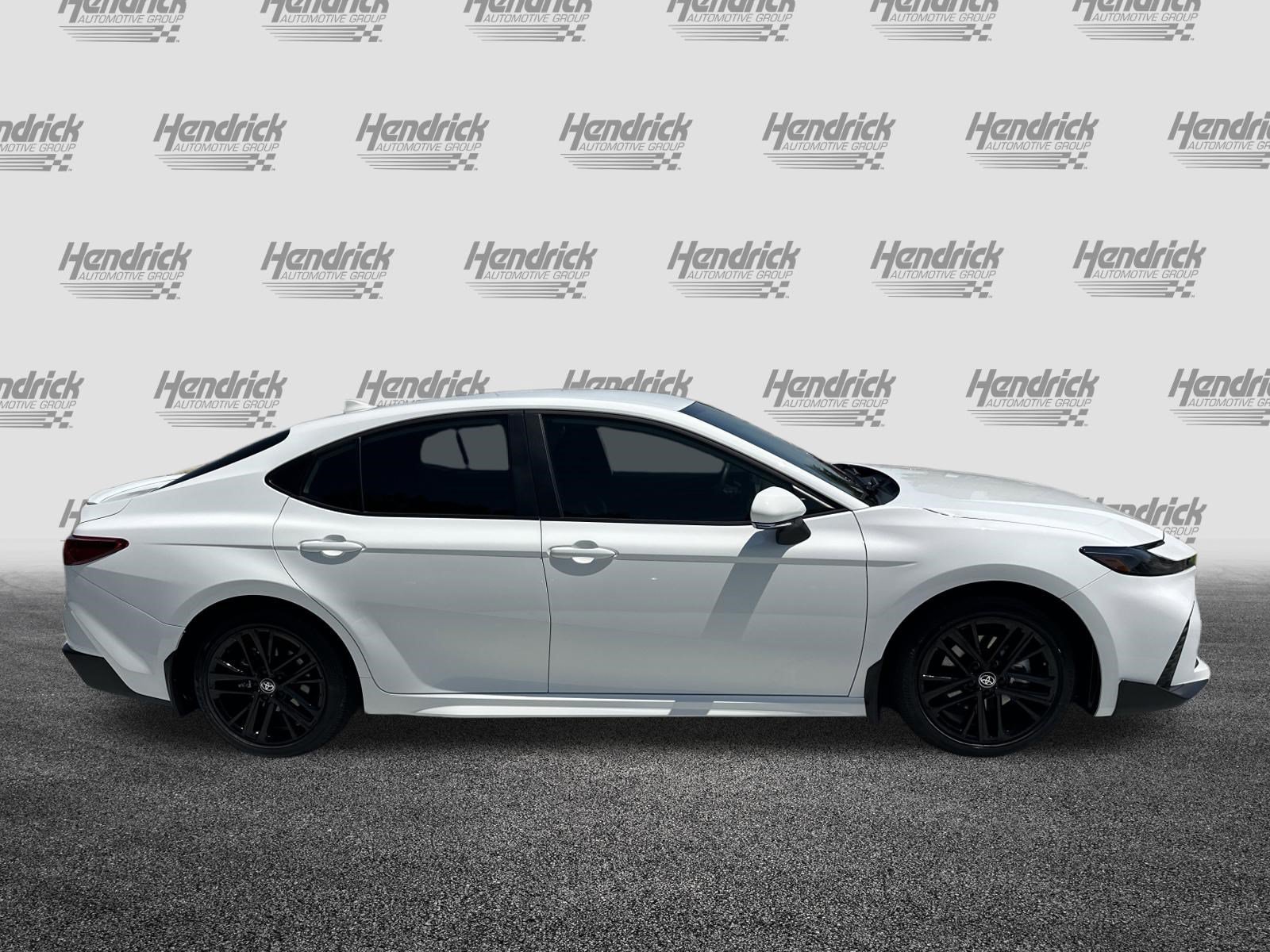 Used 2025 Toyota Camry SE FWD image 11