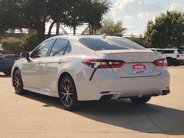 Used 2024 Toyota Camry SE FWD image 4