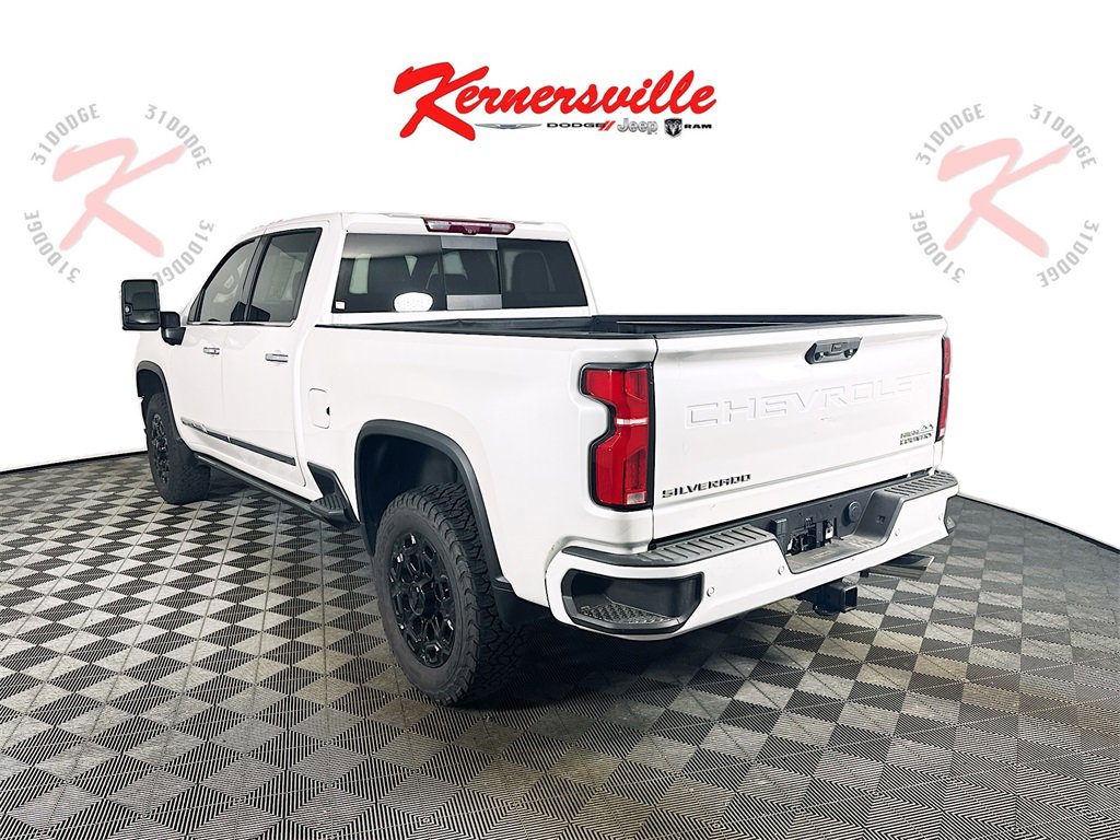 Used 2024 Chevrolet Silverado 3500 High Country w/ High Country Premium Package image 5