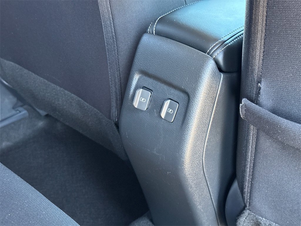 Used 2023 Nissan Kicks SR image 17