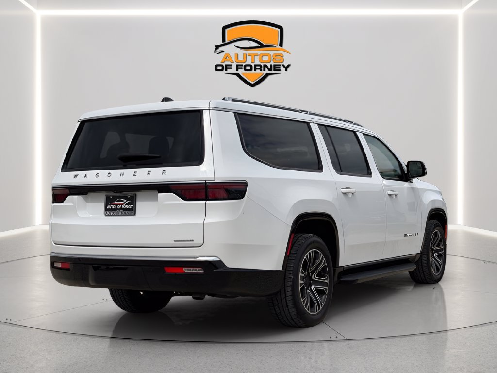 Used 2024 Jeep Wagoneer L Series II RWD image 4