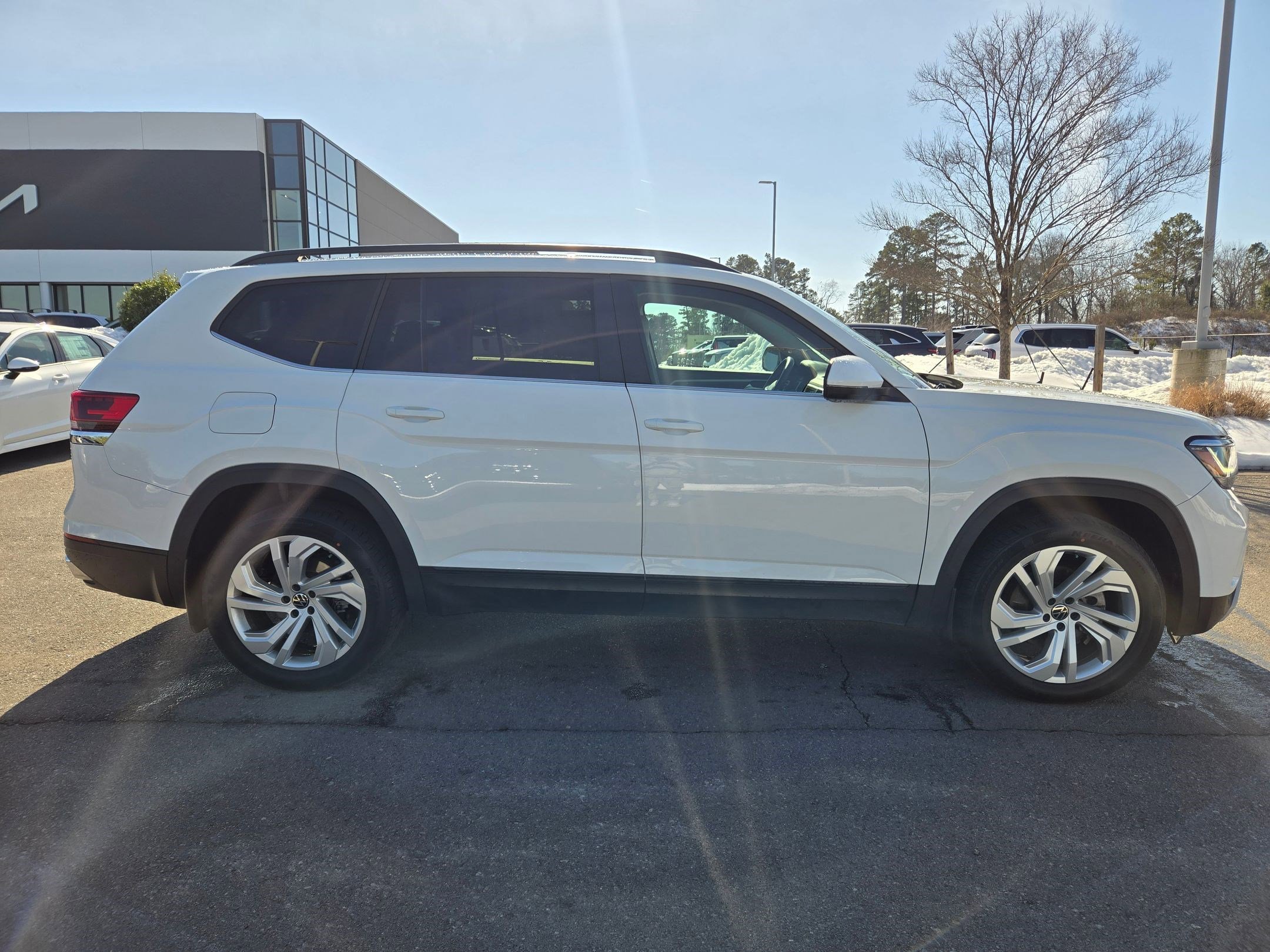 Used 2021 Volkswagen Atlas SE image 8