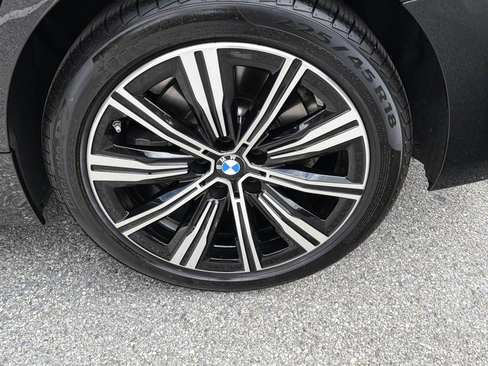 Certified 2025 BMW 330i Sedan RWD image 11