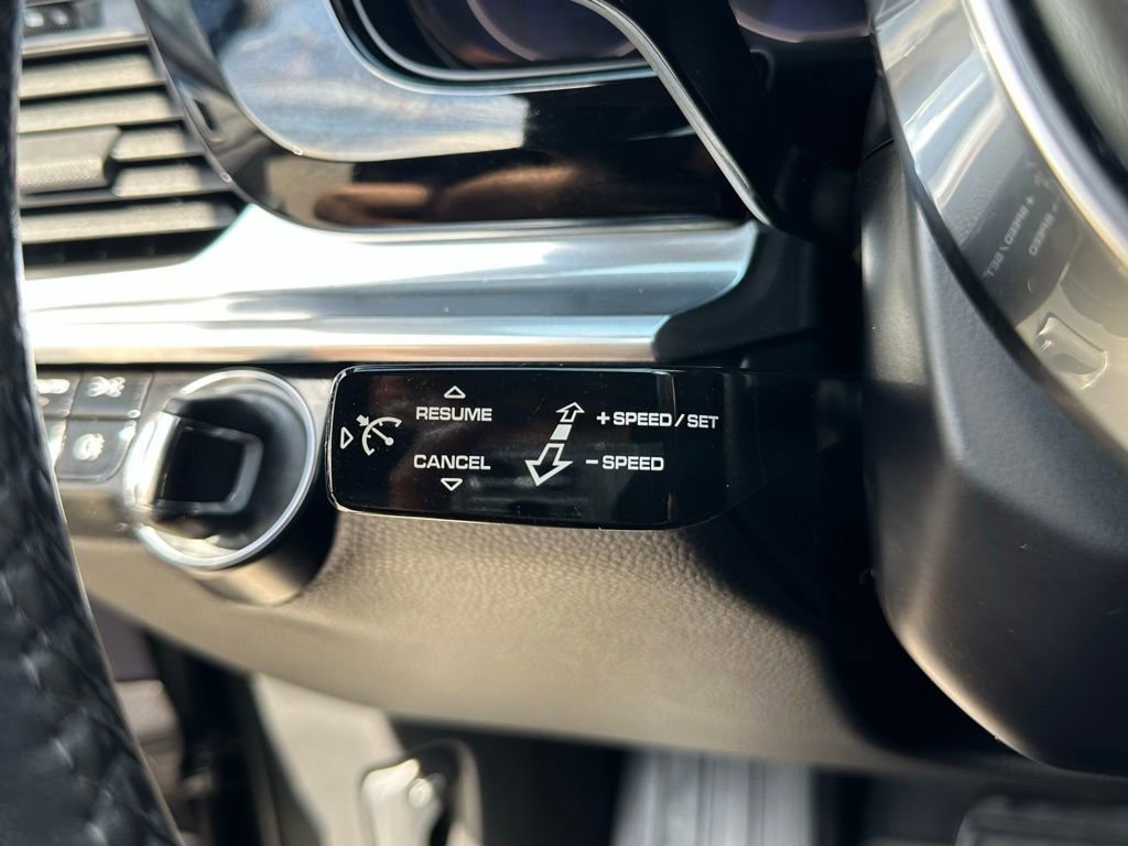 Used 2019 Porsche Panamera image 51