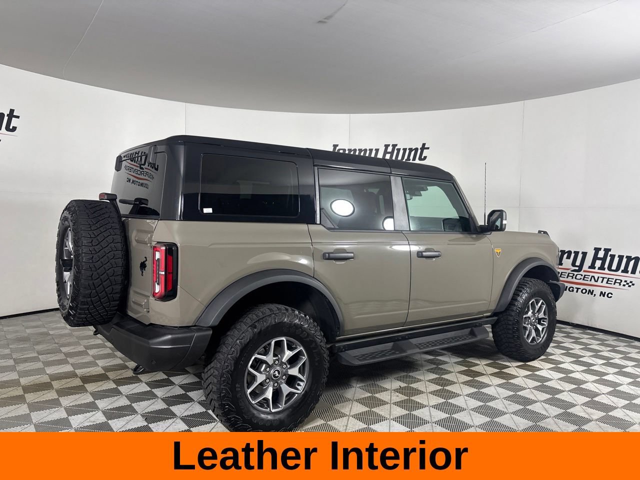 Used 2025 Ford Bronco Badlands AWD/4WD image 6