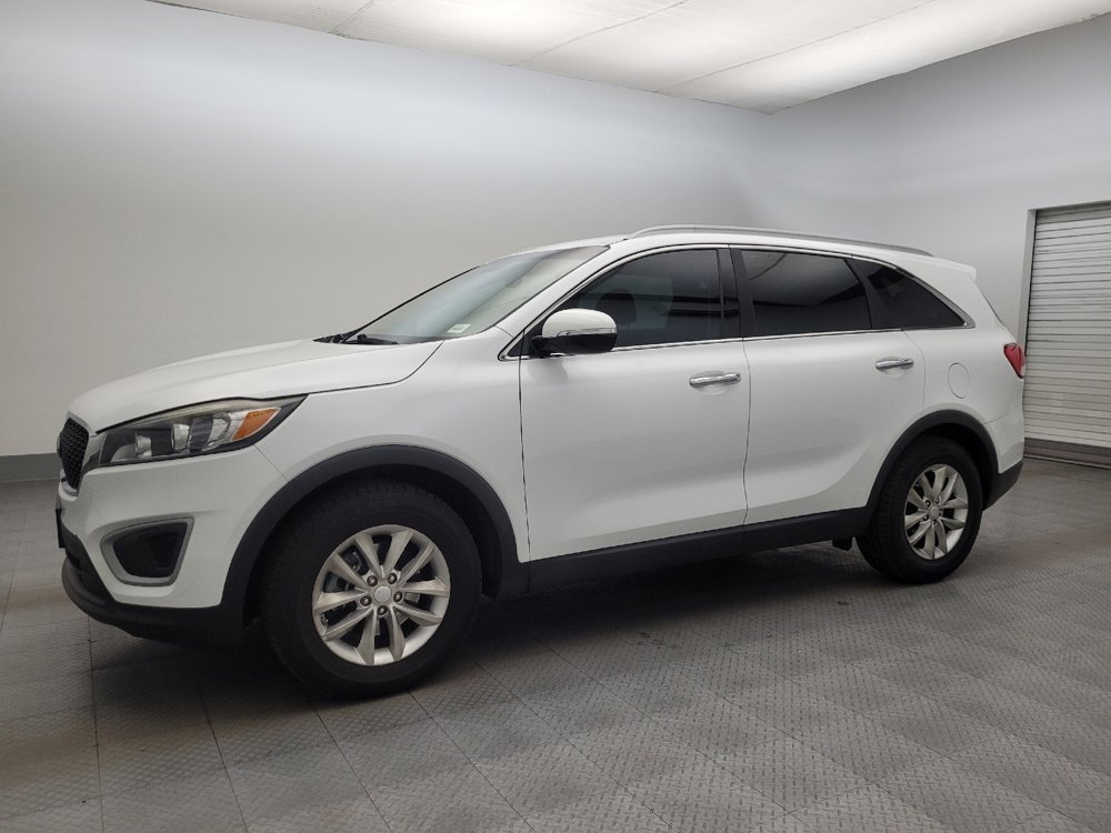 Used 2018 Kia Sorento LX image 2