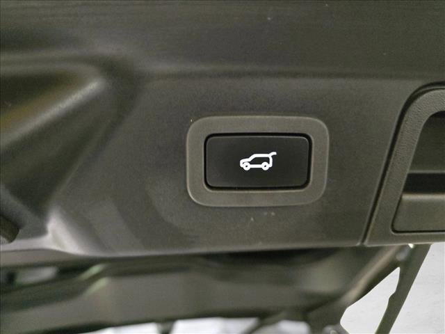 Used 2018 Land Rover Range Rover Velar S AWD/4WD image 13