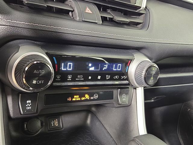 Used 2025 Toyota RAV4 XLE AWD/4WD image 19