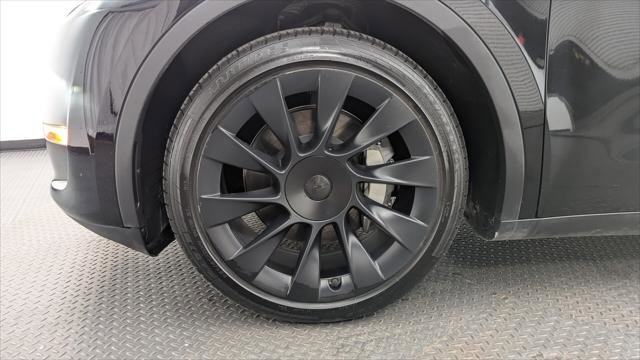 Used 2023 Tesla Model Y Long Range image 29