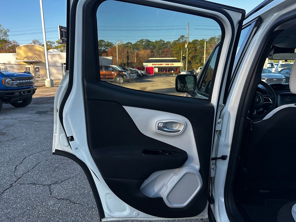 Used 2021 Jeep Renegade Latitude image 27