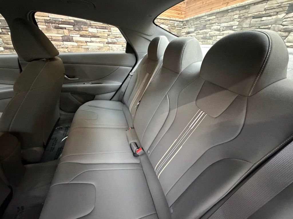 Certified 2023 Hyundai Elantra SEL w/ Convenience Package image 27