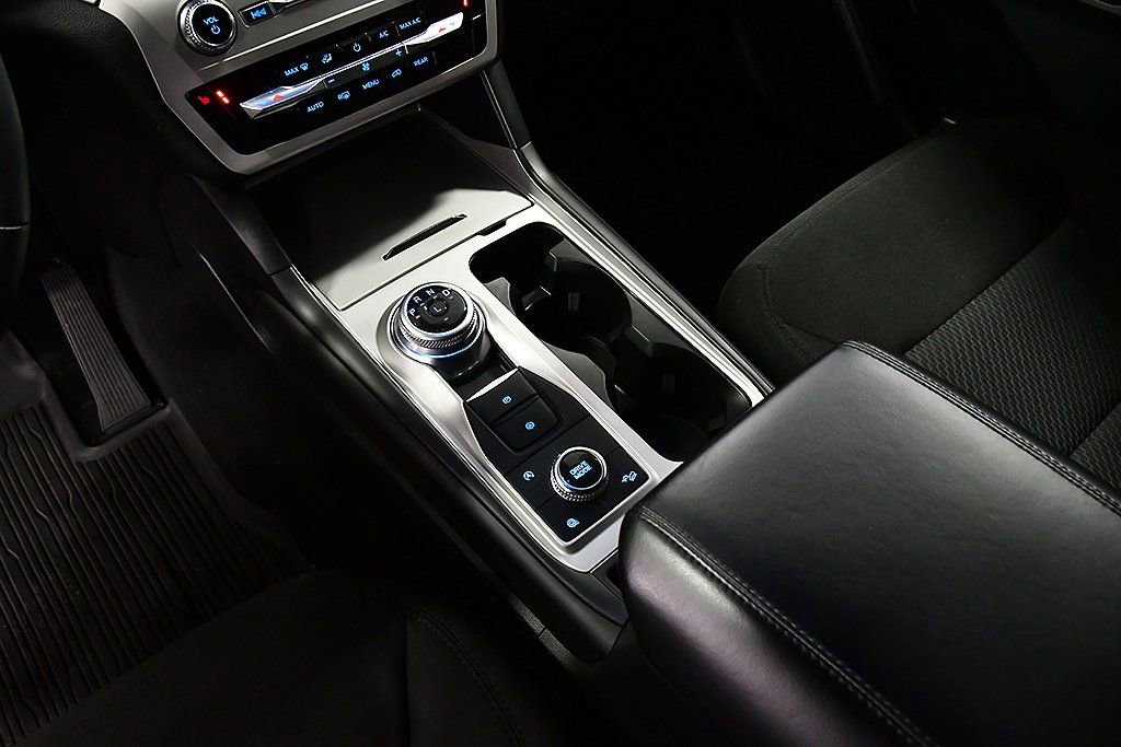 Used 2023 Ford Explorer XLT image 23