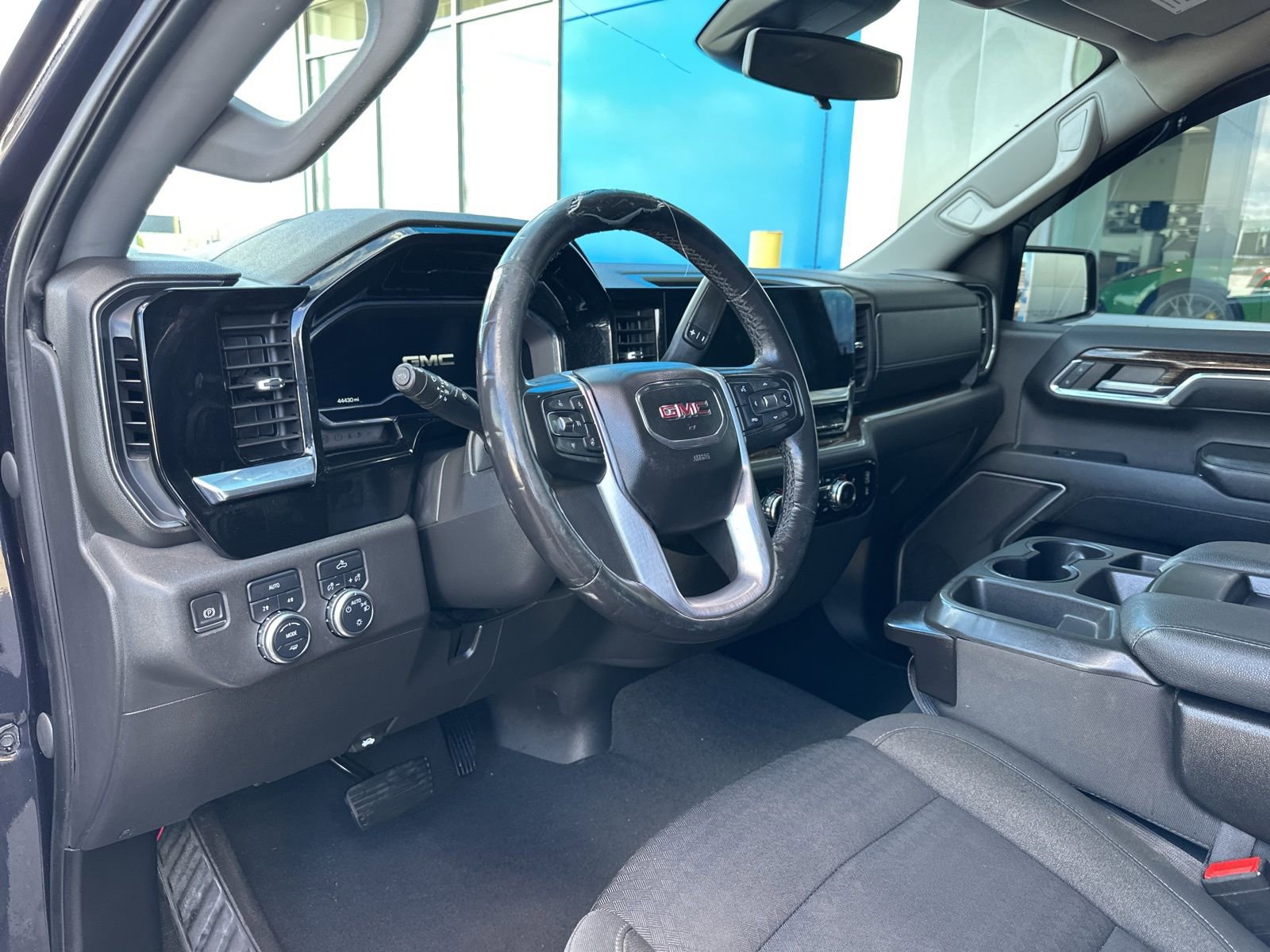 Used 2022 GMC Sierra 1500 SLE image 18