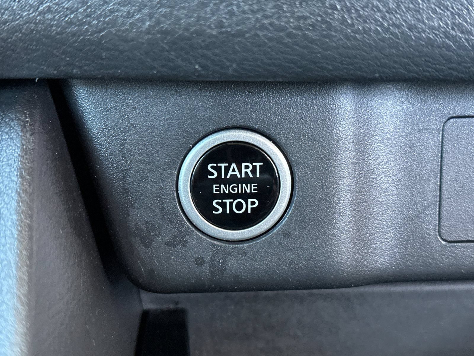 Used 2023 Nissan Rogue S FWD image 21