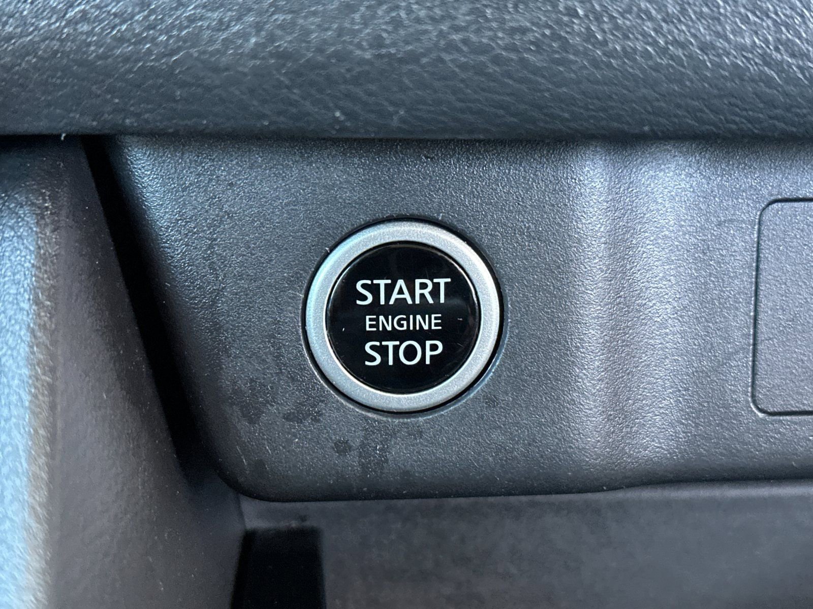 Used 2023 Nissan Rogue S FWD image 21