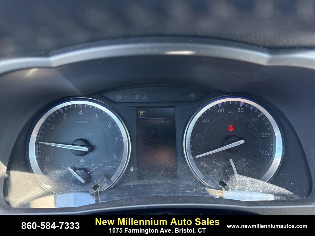 Used 2019 Toyota Highlander XLE image 10
