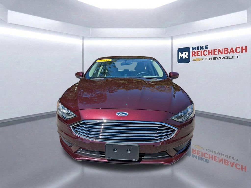 Used 2018 Ford Fusion SE w/ Fusion SE Technology Package FWD image 8