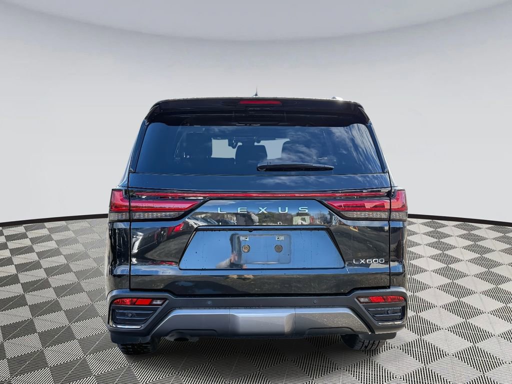 Used 2023 Lexus LX 600 4WD w/ Appearance Package image 3