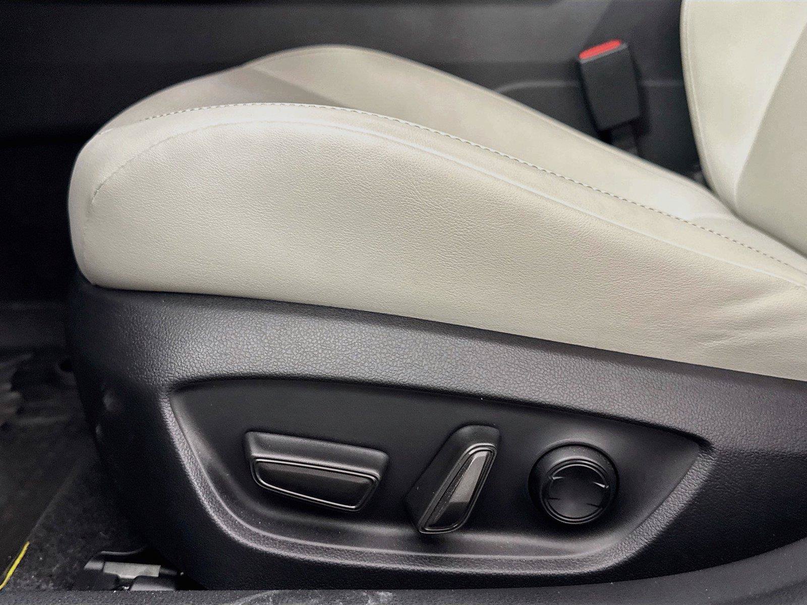 Certified 2026 Toyota Prius XLE FWD image 29