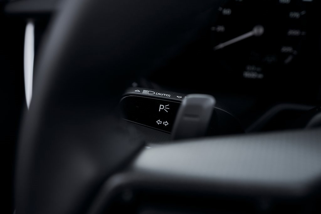 Used 2025 Porsche 911 Turbo S w/ 911 Turbo Sportdesign Package image 43