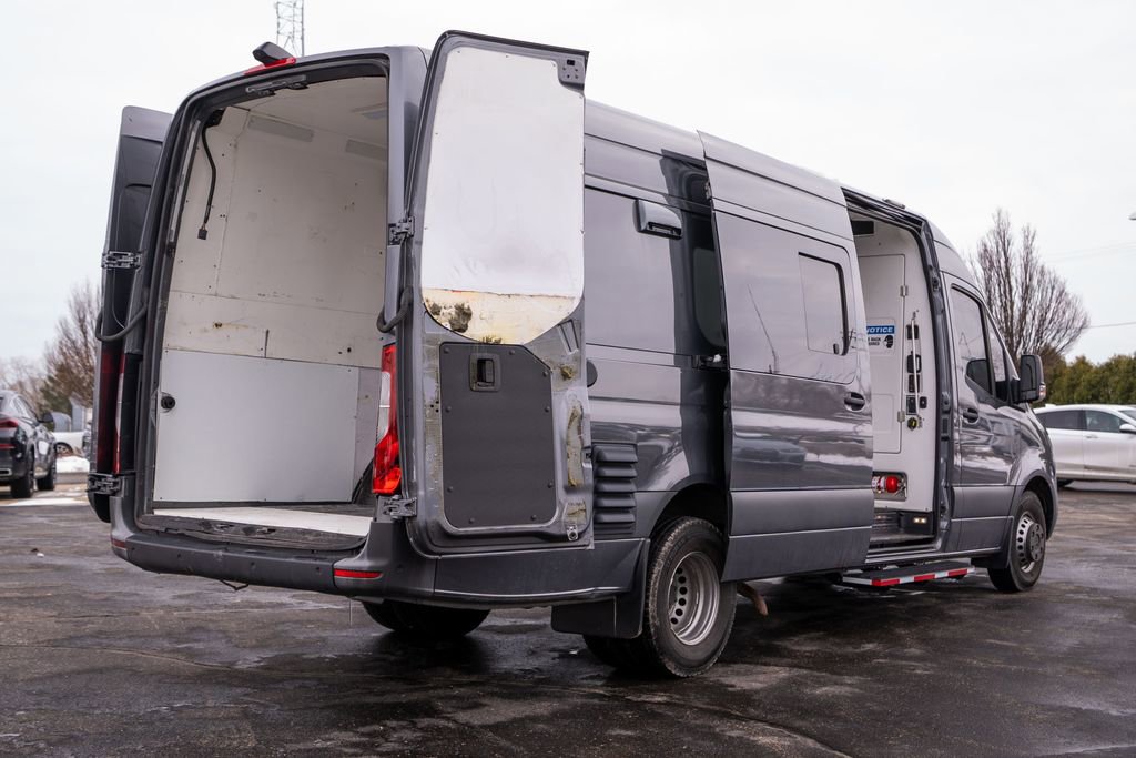 Used 2022 Mercedes-Benz Sprinter 4500 image 25