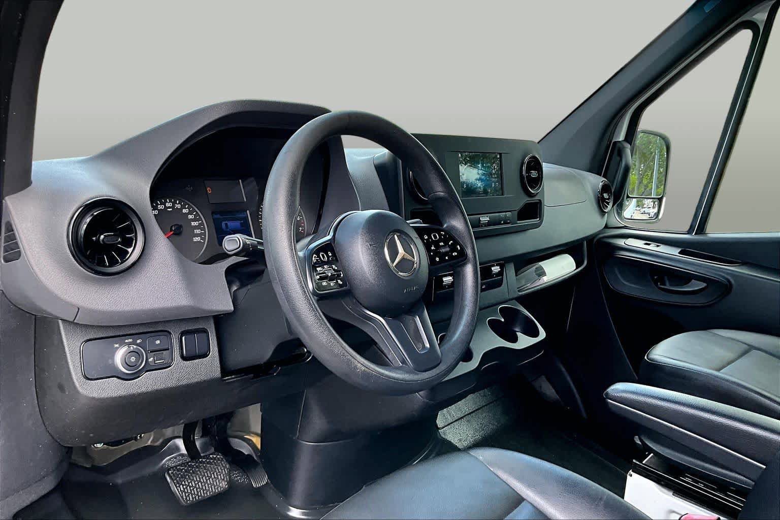 Used 2020 Mercedes-Benz Sprinter 2500 image 18