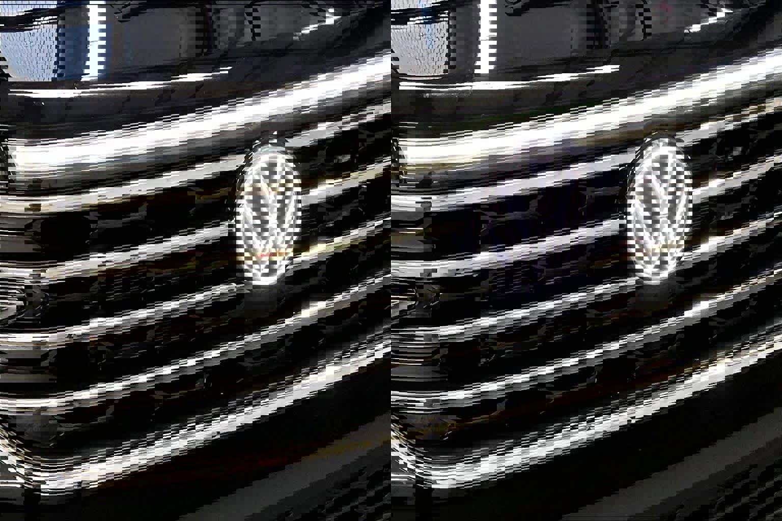 Used 2025 Volkswagen Atlas SE w/ Black Wheel Package image 31